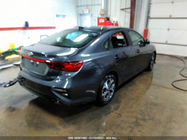 3KPF24AD2ME271183 KIA Forte Lxs