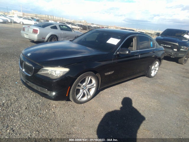 BMW 7 Series 750i 2011 WBAKA8C56BCY37040 Image 2
