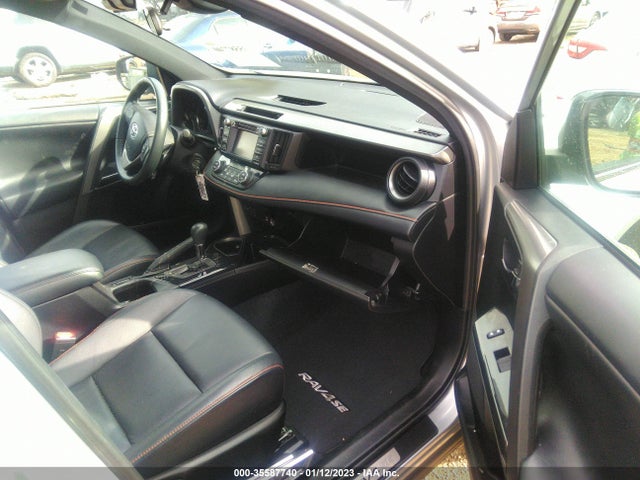 Toyota RAV4 SE 2018 2T3NFREV5JW419715 Image 5