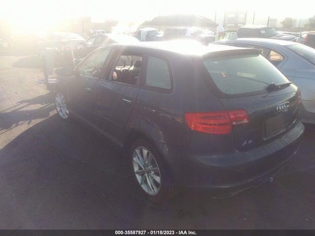 WAUBEAFM4CA113553 Audi A3