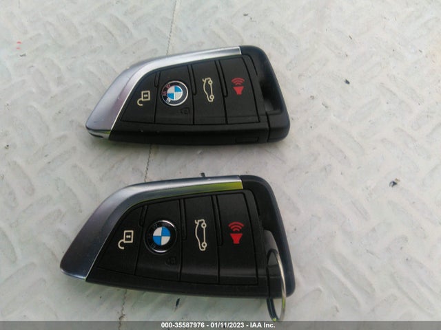 2018 BMW X1, VIN: WBXHU7C33J5H40481