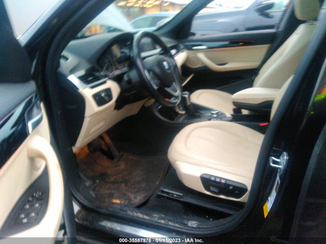 2018 BMW X1, VIN: WBXHU7C33J5H40481