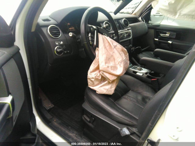 2016 Land Rover LR4, VIN: SALAG2V6XGA845542