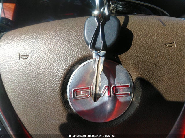 2007 GMC YUKON SLT VIN: 1GKFC13057J403449