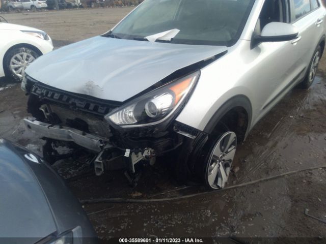 KNDCB3LC1K5353643 KIA NIRO LX