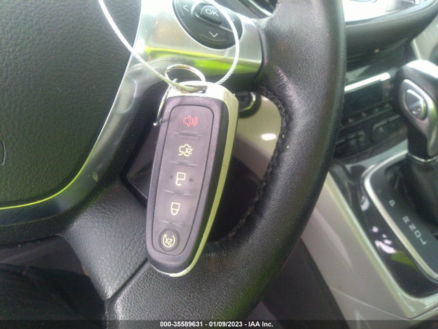 2016 Ford C-Max, VIN: 1FADP5CU5GL103888