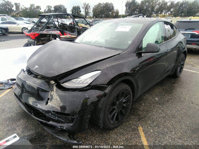 Tesla Model Y Long Range 2021 5YJYGDEE8MF180667 Image 2