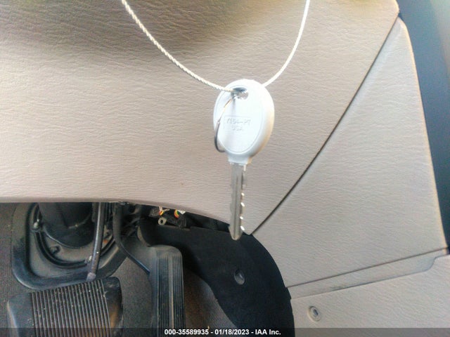 Chrysler Pacifica 2004 2C8GF68474R290237 Image 3