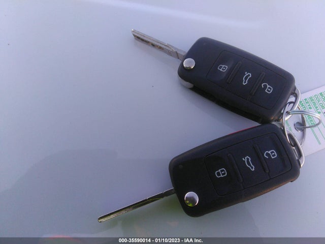 3VWJP7AT1CM630044 Volkswagen Beetle 2.5l W/sun Pzev