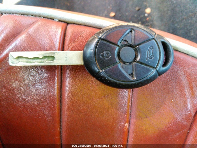 Mini COOPER CONVERTIBLE 2008 WMWRH33568TL97567 Image 3