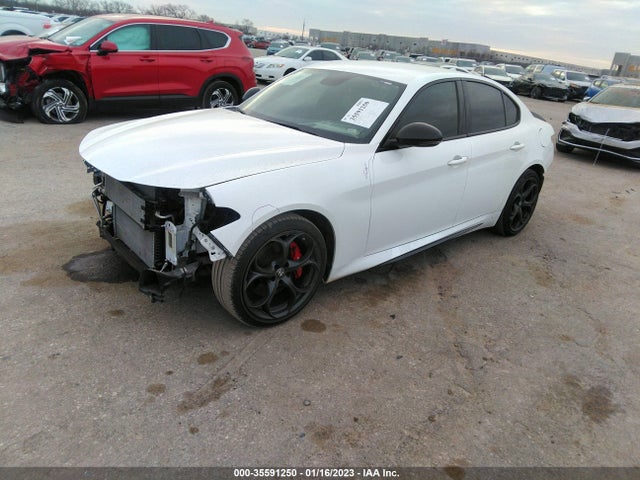 ZARFAMBN3K7611437 Alfa Romeo Giulia Ti Sport Carbon