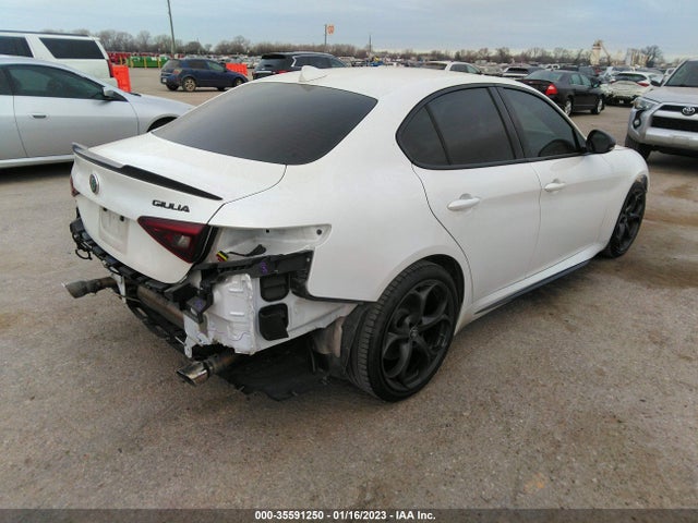 ZARFAMBN3K7611437 Alfa Romeo Giulia Ti Sport Carbon