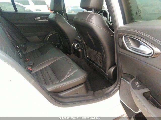 ZARFAMBN3K7611437 Alfa Romeo Giulia Ti Sport Carbon