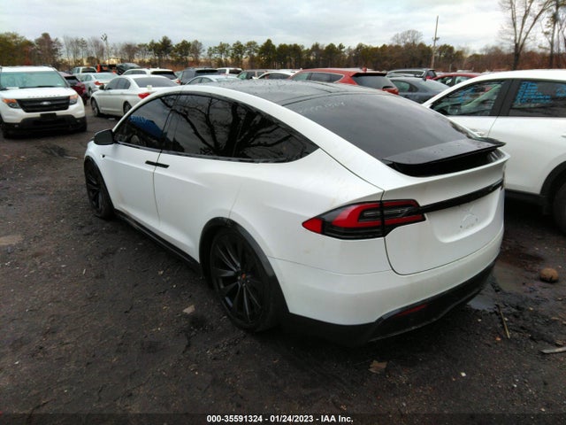 2022 Tesla Model X, VIN: 7SAXCBE61NF331390