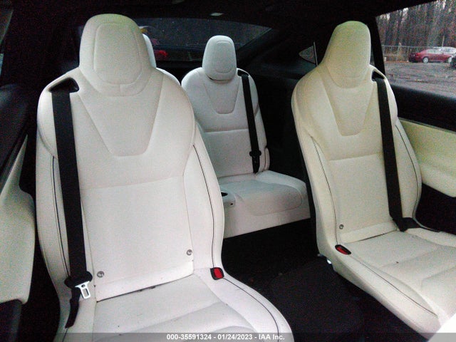 2022 Tesla Model X, VIN: 7SAXCBE61NF331390