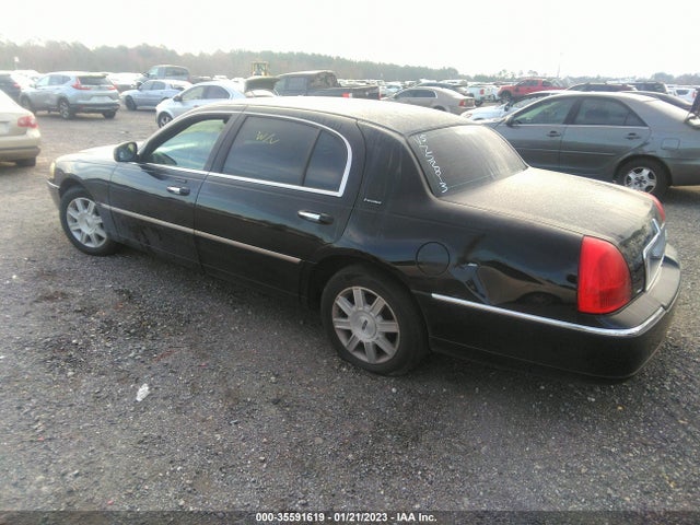 Lincoln Town Car Executive L W/livery Pkg 2010 2LNBL8EV5AX752813 Image 3