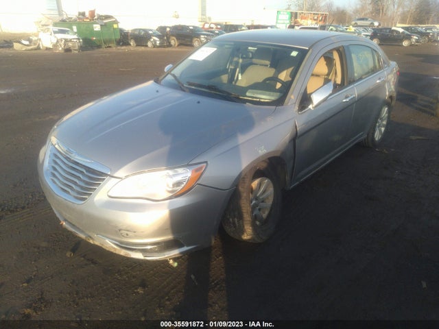 Chrysler 200 2013 1C3CCBCG4DN526055 Image 2