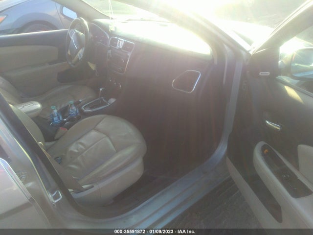 Chrysler 200 2013 1C3CCBCG4DN526055 Image 5