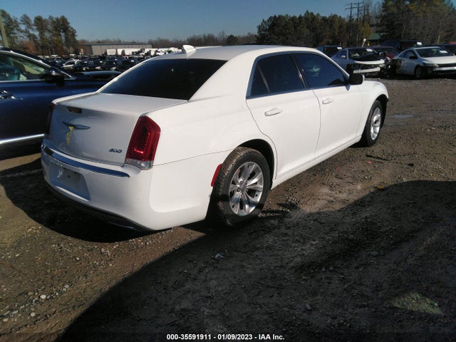2015 Chrysler 300, VIN: 2C3CCAAG1FH785840