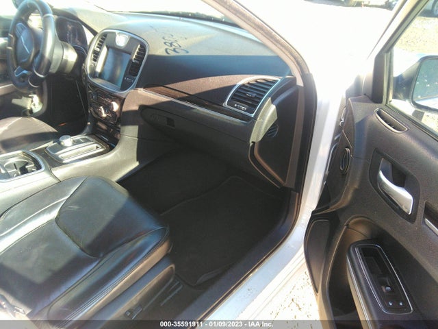 2015 Chrysler 300, VIN: 2C3CCAAG1FH785840