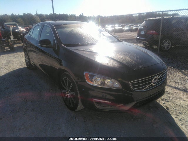 2018 Volvo S60, VIN: LYV402HK4JB165055