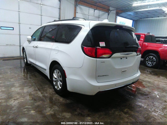 2C4RC1BG4JR185854 Chrysler Pacifica Touring L