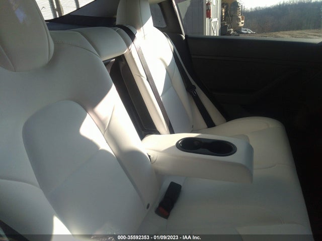 Tesla Model 3 Long Range 2022 5YJ3E1EB7NF115217 Image 9
