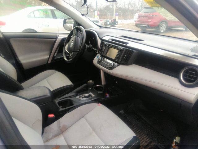 2018 Toyota RAV4, VIN: JTMRJREV6JD181032