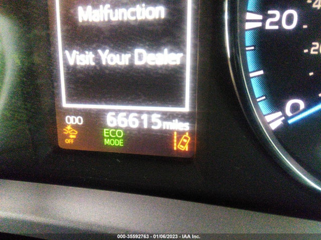 2018 Toyota RAV4, VIN: JTMRJREV6JD181032