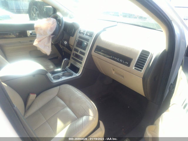 2010 LINCOLN MKX VIN: 2LMDJ6JC9ABJ15853