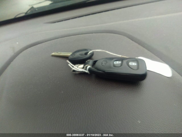 2012 HYUNDAI TUCSON GLS VIN: KM8JUCAC2CU461065