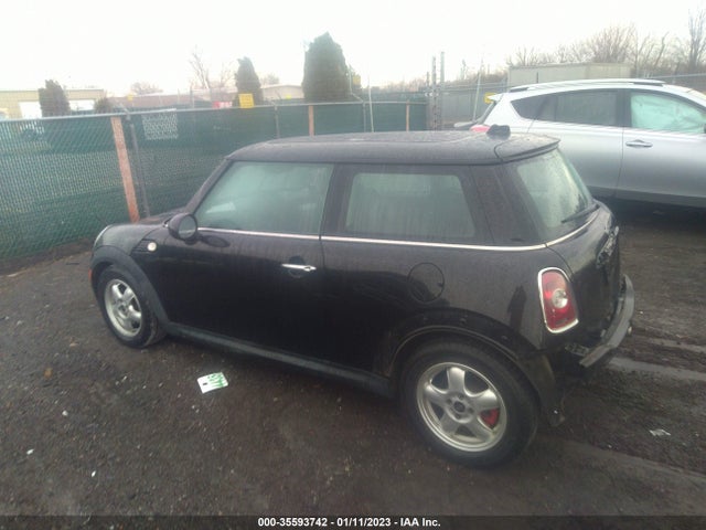 Mini Cooper 2010 WMWMF3C5XATZ66023 Image 9