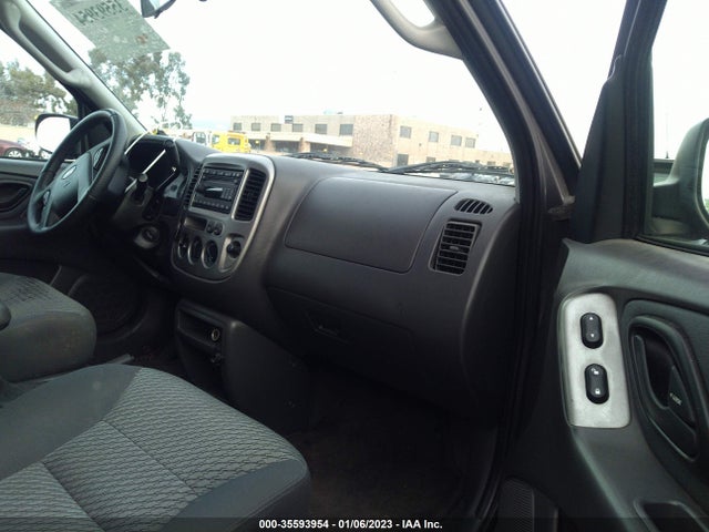 2004 FORD ESCAPE XLT VIN: 1FMCU93124KA45182
