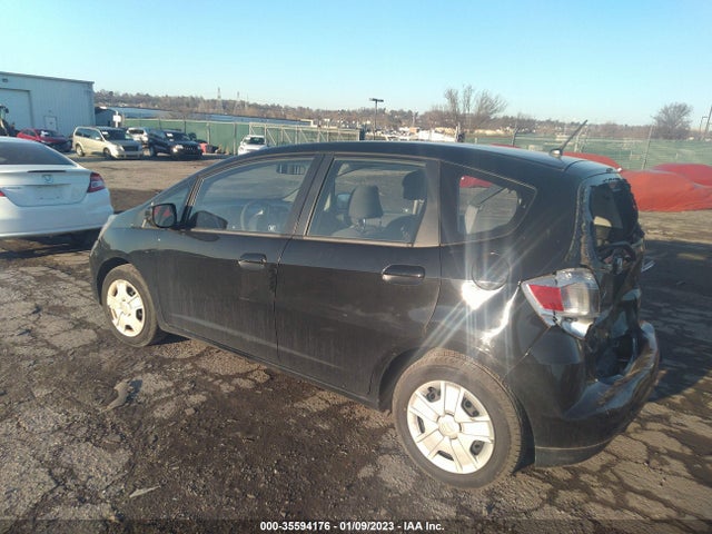 2013 HONDA FIT VIN: JHMGE8H37DC021945