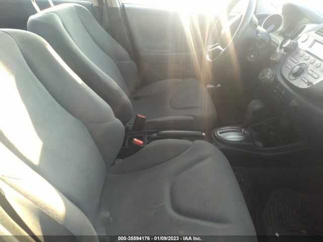 2013 HONDA FIT VIN: JHMGE8H37DC021945