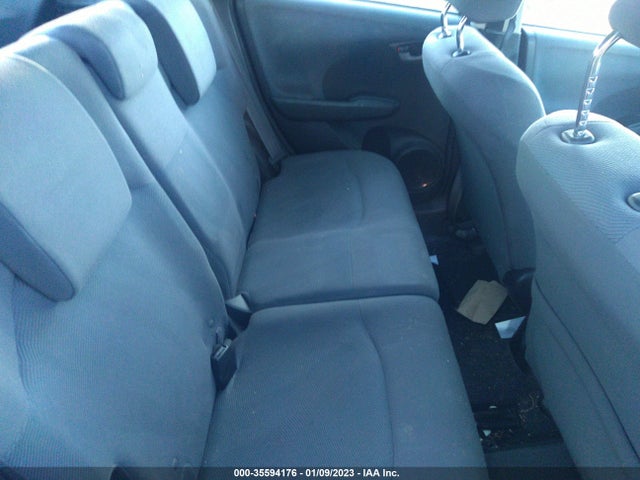 2013 HONDA FIT VIN: JHMGE8H37DC021945