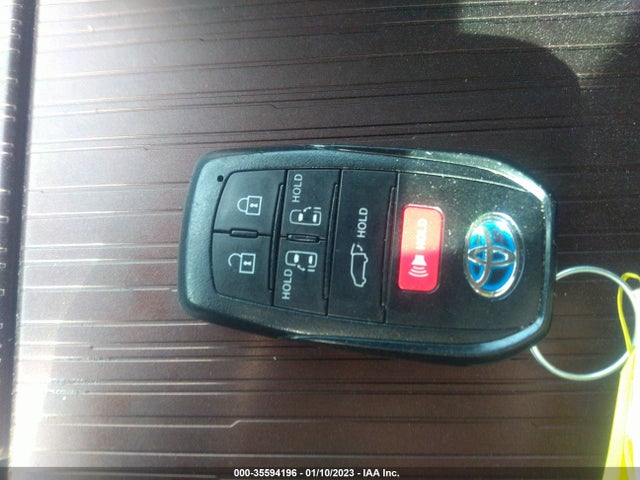 2021 Toyota Sienna, VIN: 5TDYRKEC4MS036901
