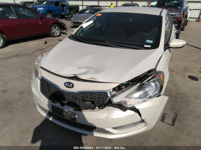 KNAFK4A66F5411068 KIA FORTE LX