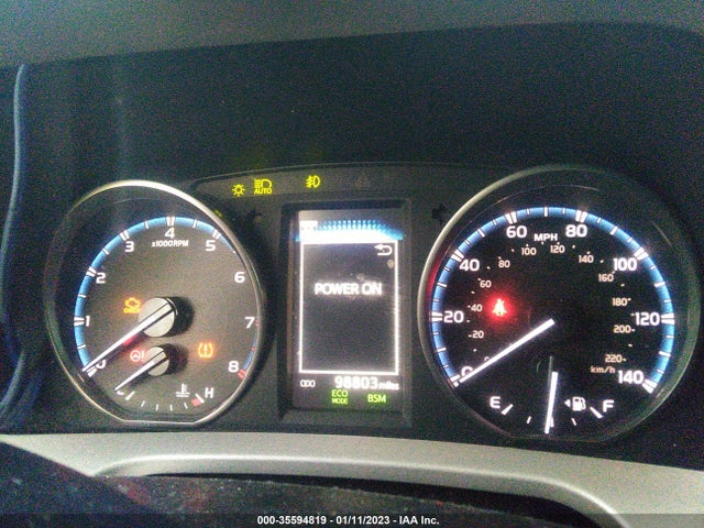2018 Toyota RAV4, VIN: 2T3RFREV5JW702133