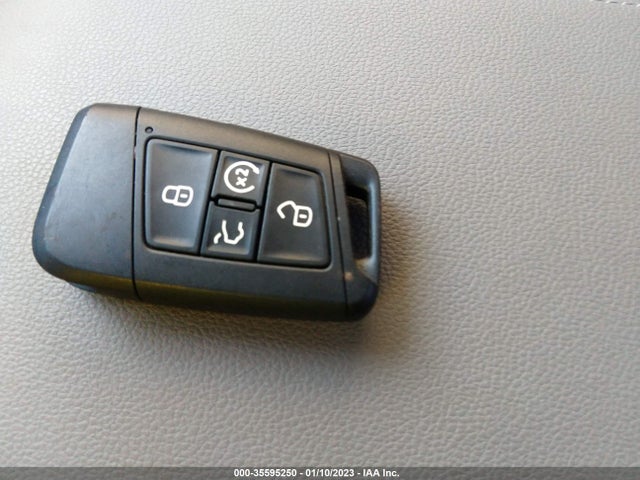 3VVPX7B24NM035695 Volkswagen TAOS SE