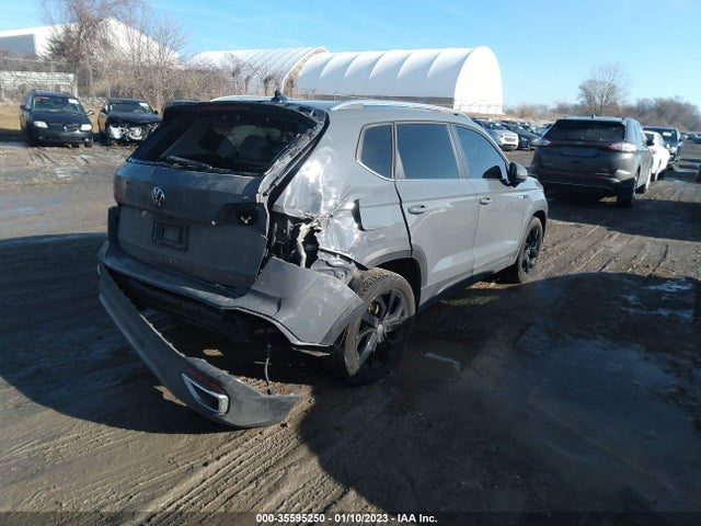 3VVPX7B24NM035695 Volkswagen TAOS SE