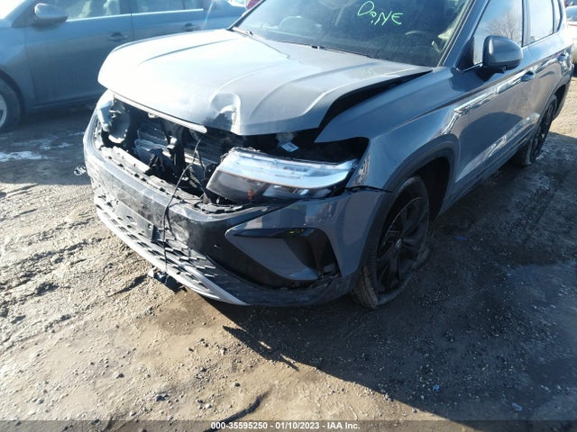 3VVPX7B24NM035695 Volkswagen TAOS SE