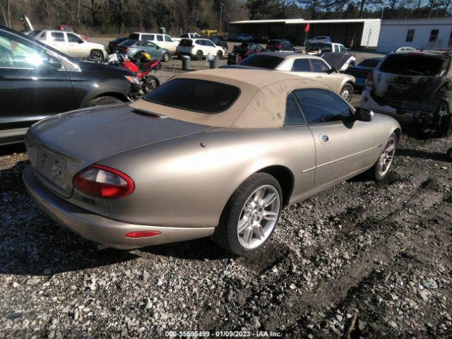 SAJGX2243WC019172 Jaguar XK8