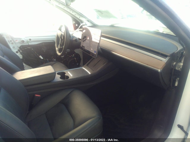 Tesla Model Y Long Range 2021 5YJYGAEE9MF136742 Image 7