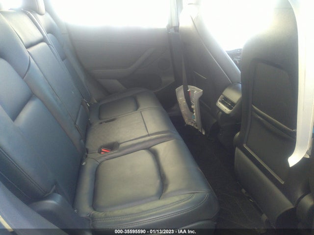 Tesla Model Y Long Range 2021 5YJYGAEE9MF136742 Image 10