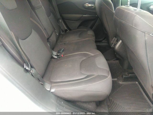 1C4PJLCB8HW508185 Jeep Cherokee Latitude