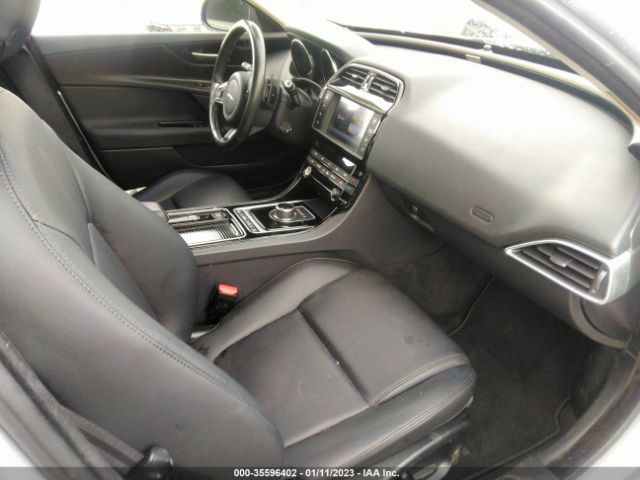 SAJAD4FX8JCP26050 Jaguar Xe 25t Premium