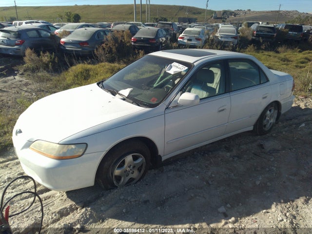 2000 HONDA ACCORD SDN EX W/LEATHER VIN: 1HGCG1654YA074501