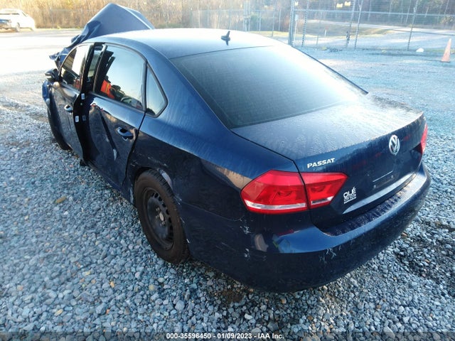 1VWAT7A32FC077793 Volkswagen Passat 1.8t S
