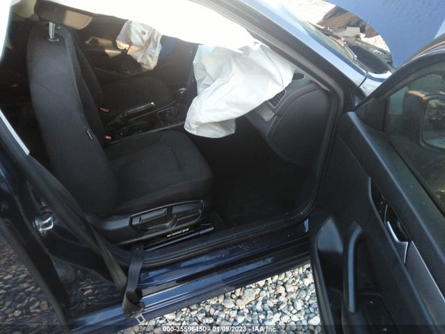 1VWAT7A32FC077793 Volkswagen Passat 1.8t S